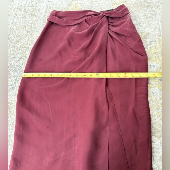 RAG & BONE Amber twist-front silk crepe de chine midi skirt - Picture 6 of 11